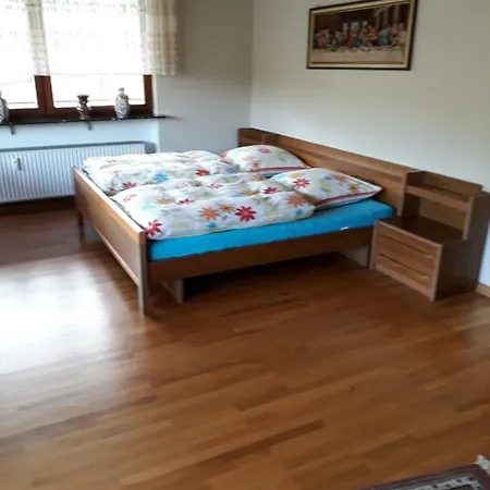 Feit Hans Otto Apartment Briedel